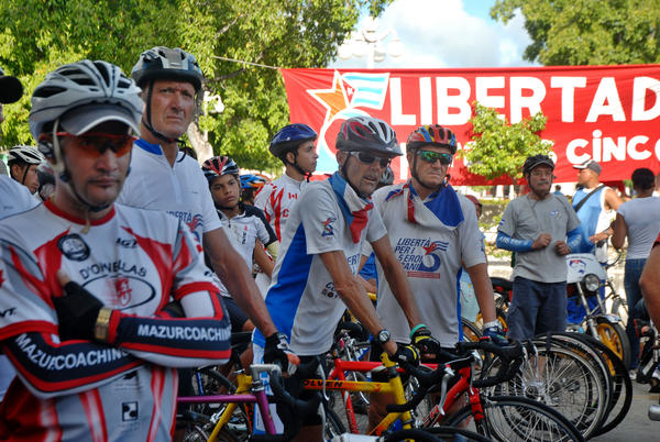 En bicicleta por los Cinco 01