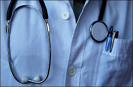 Médico y Estetóscopo