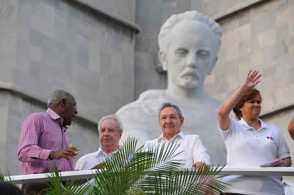 Preside Raúl el acto nacional por el 1ro de Mayo