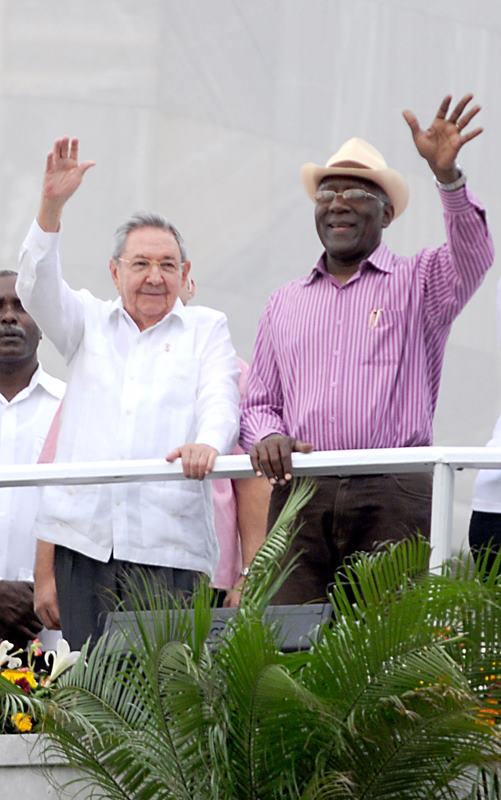 Raúl Castro y Salvador Valdés Mesa