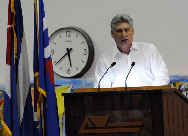 Miguel Díaz-Canel en el Congreso de la UPEC