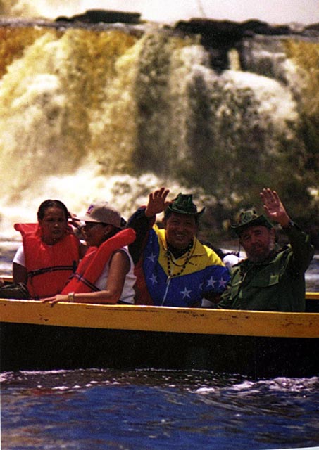 Con Chávez en Canoa por el Salto del Sapo, Venezuela Foto: Pablo Caballero