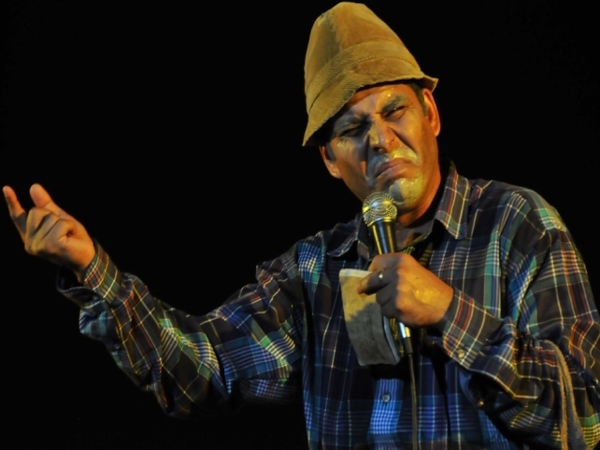 Luis Silva interpretando a Panfilo