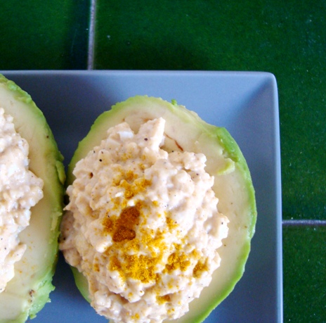 Agucates rellenos con huevo