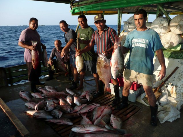 Pescadores en el mar1