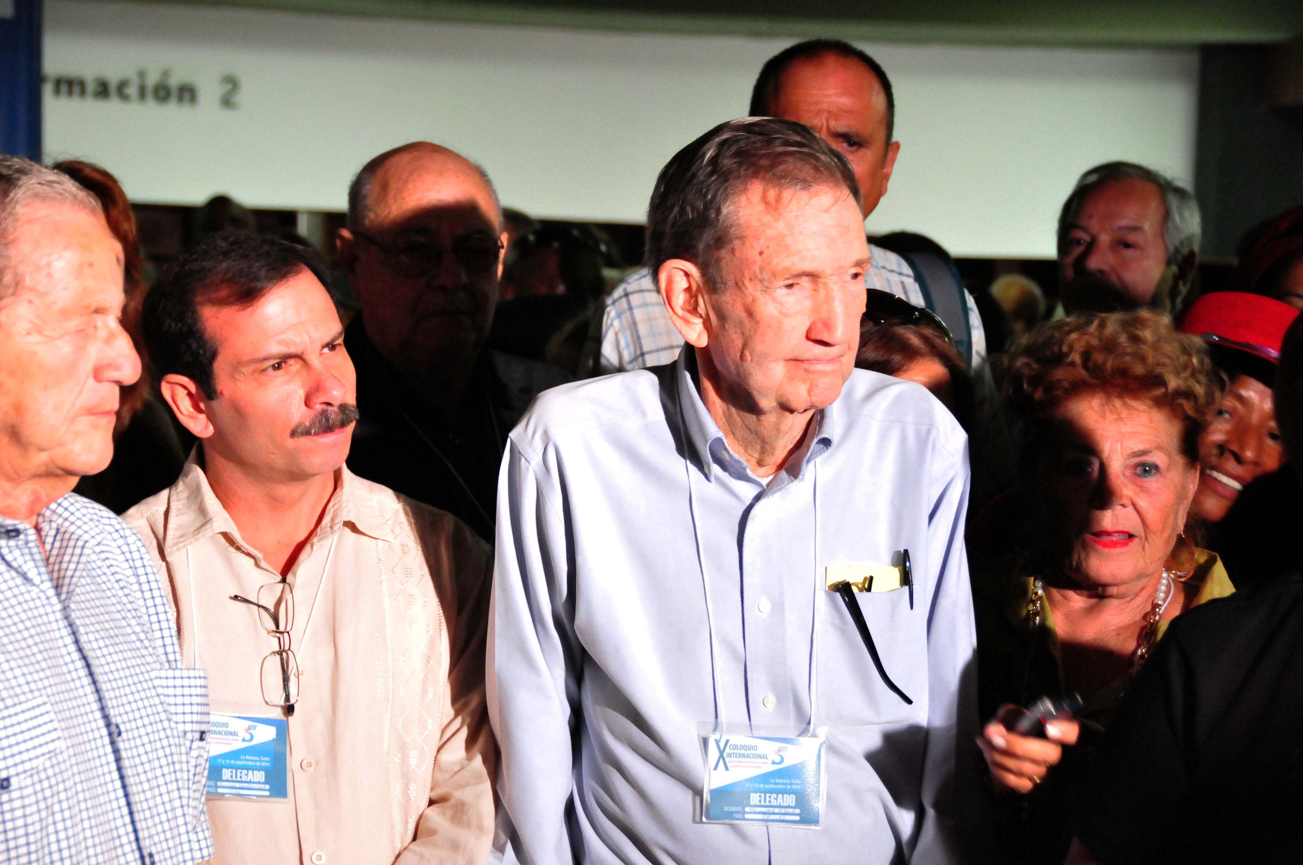 Fernando González y Ramcey Clark en inauguración de Coloquio