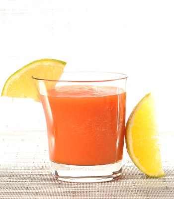 Jugo de frutabomba y naranja 