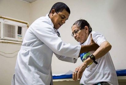 Vem de Cuba: estrenan película sobre médicos cubanos en Brasil