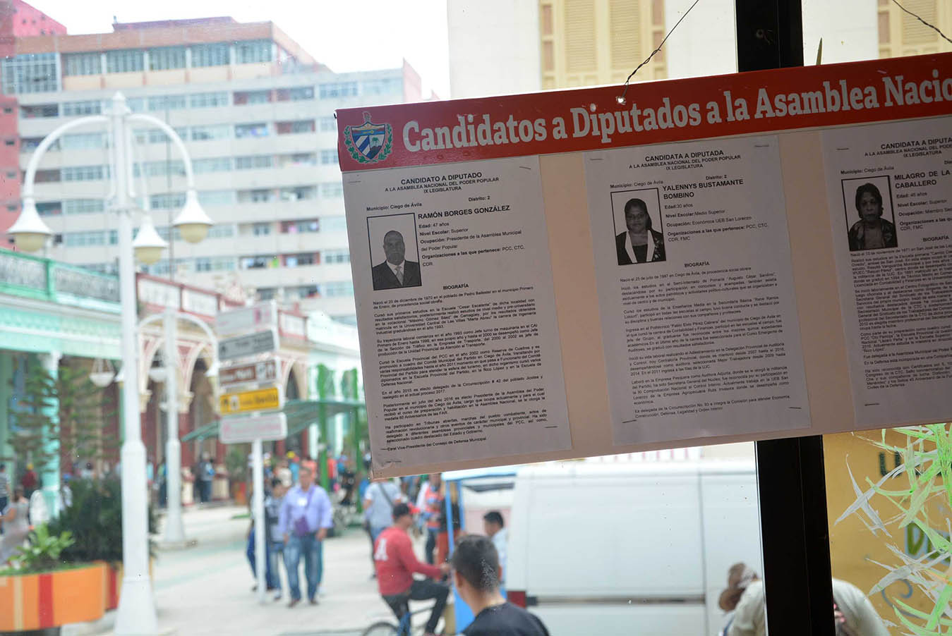 Divulgaciòn de biografías de candidatos