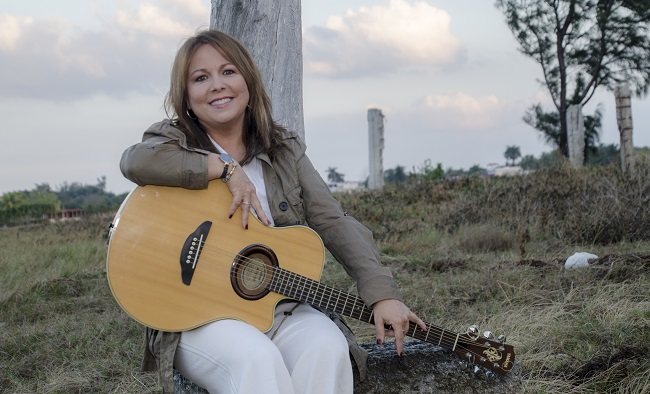 Liuba María Hevia-Cantautora cubana