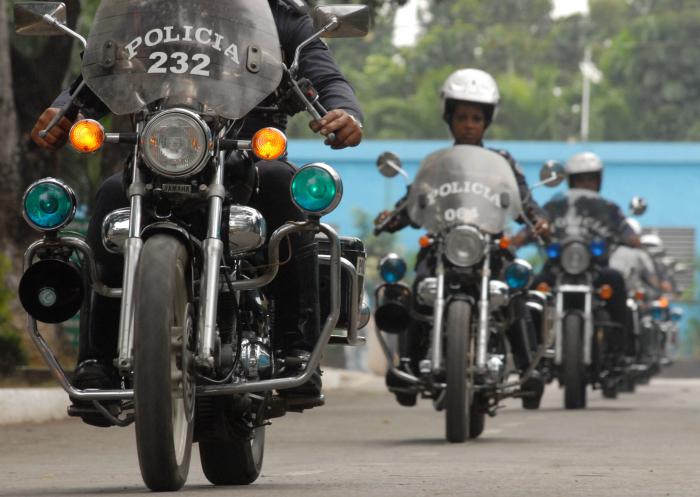 Policía Nacional Revolucionaria-Oficiales de tránsito