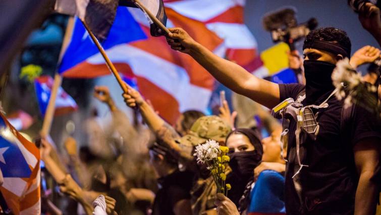 Puerto Rico-Salida de Roselló-celebración del pueblo