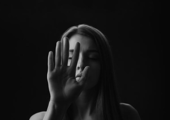 Ver-manos-ojos cerrados