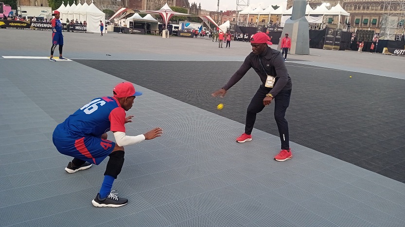 Adrián Medina Scull, entrenador baseball5