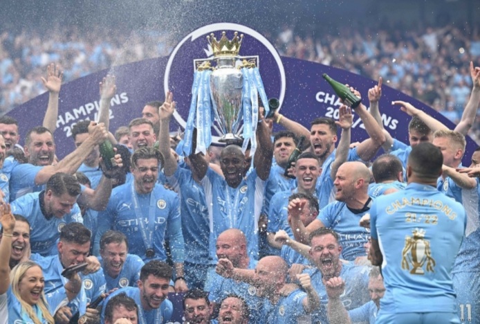 Manchester City aventajó en solo un punto al Liverpool 