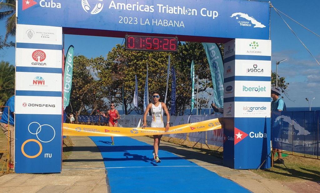 Maria Carolina Velasquez gano elite femenina VII edición del Triatlón Internacional de La Habana