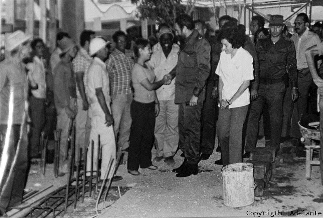 Fidel visita construcción de Sala de Terapia intensiva del Pediátrico de Camagüey.