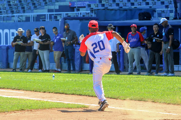 Primer tryout internacional del beisbol 