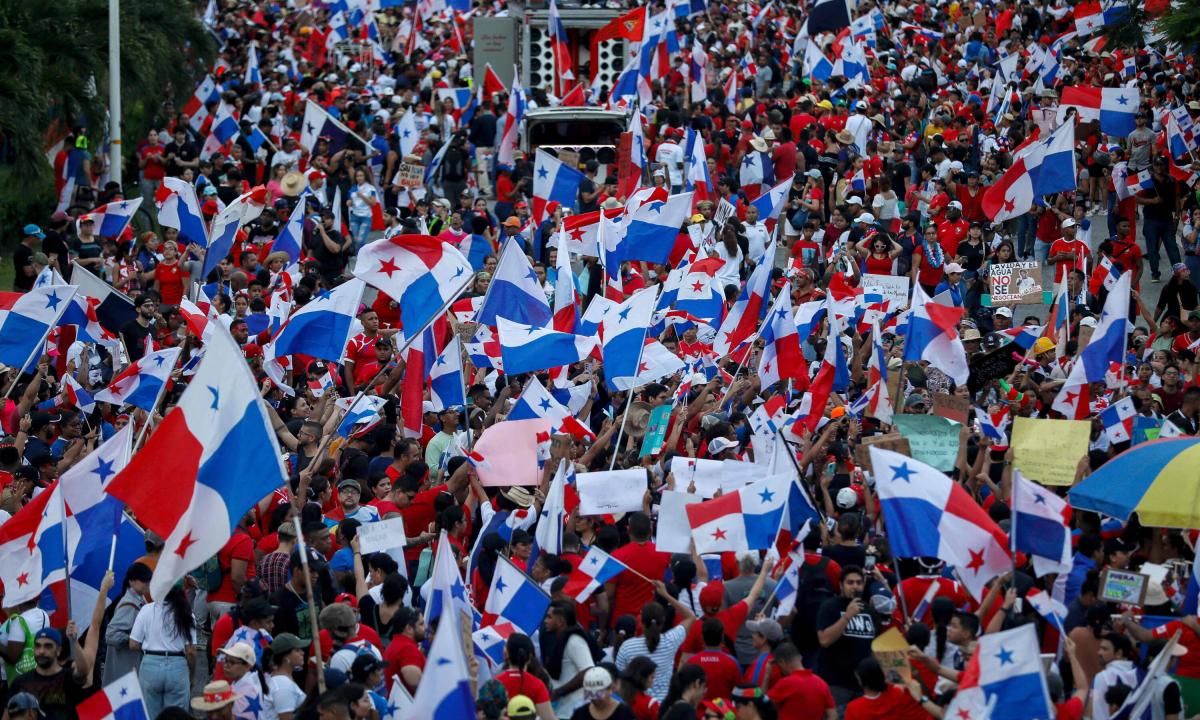 Más allá del reclamo contra la trasnacional, la protesta se ha dirigido contra el régimen político establecido a partir del golpe de Estado de diciembre de 1989. (AFP)