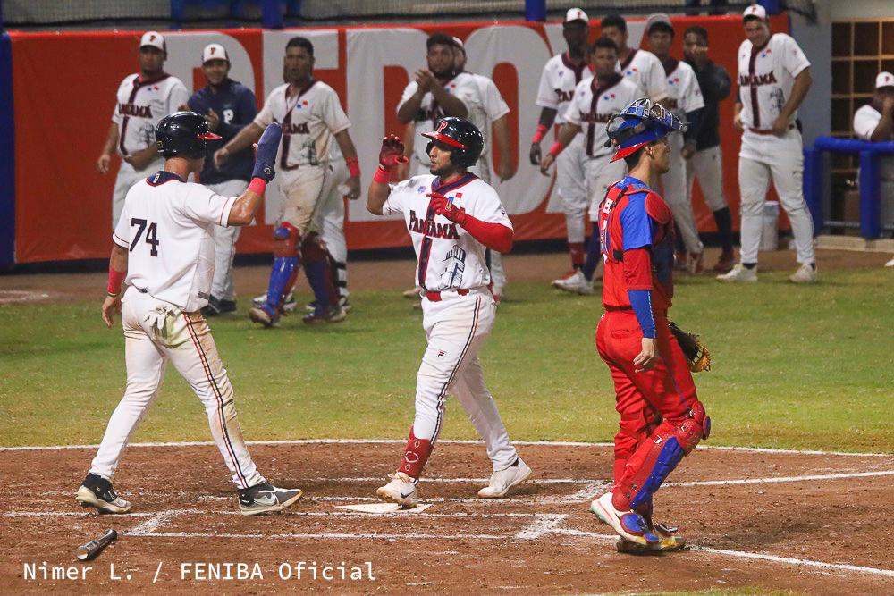 Cuba vs Panamá en fase preliminar del Panamericano de béisbol sub-23