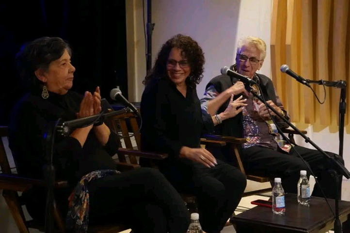 Presentación del Libro de Bobby Carcasés