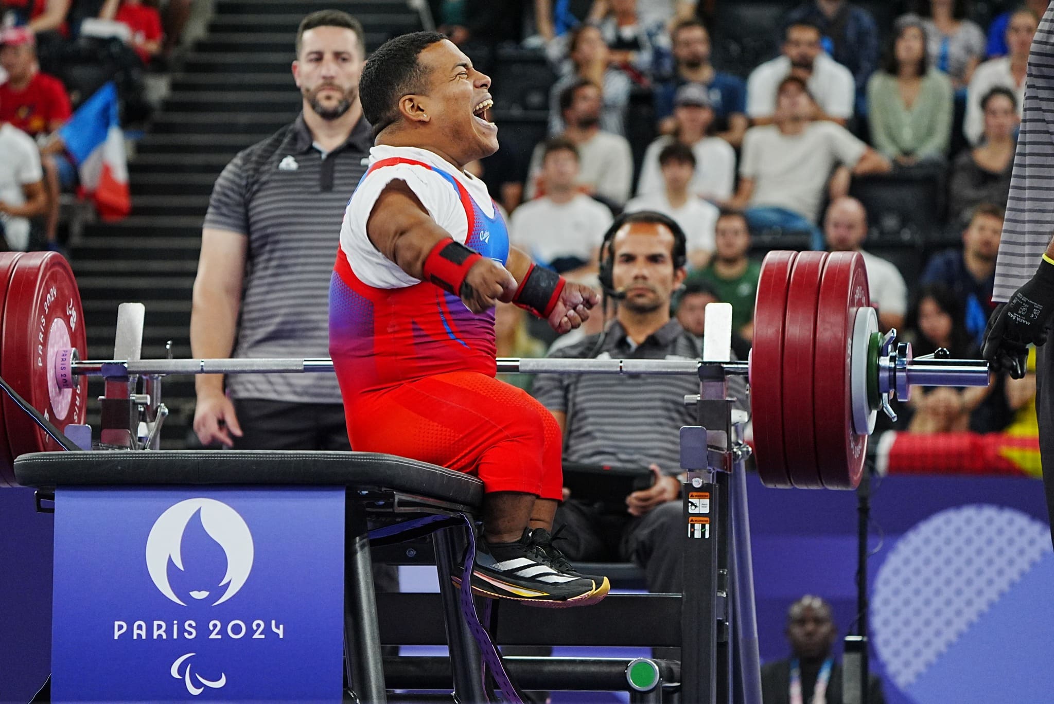 Excelente demostración del guantanamero Pablo Ramírez en el torneo de para powerlifting