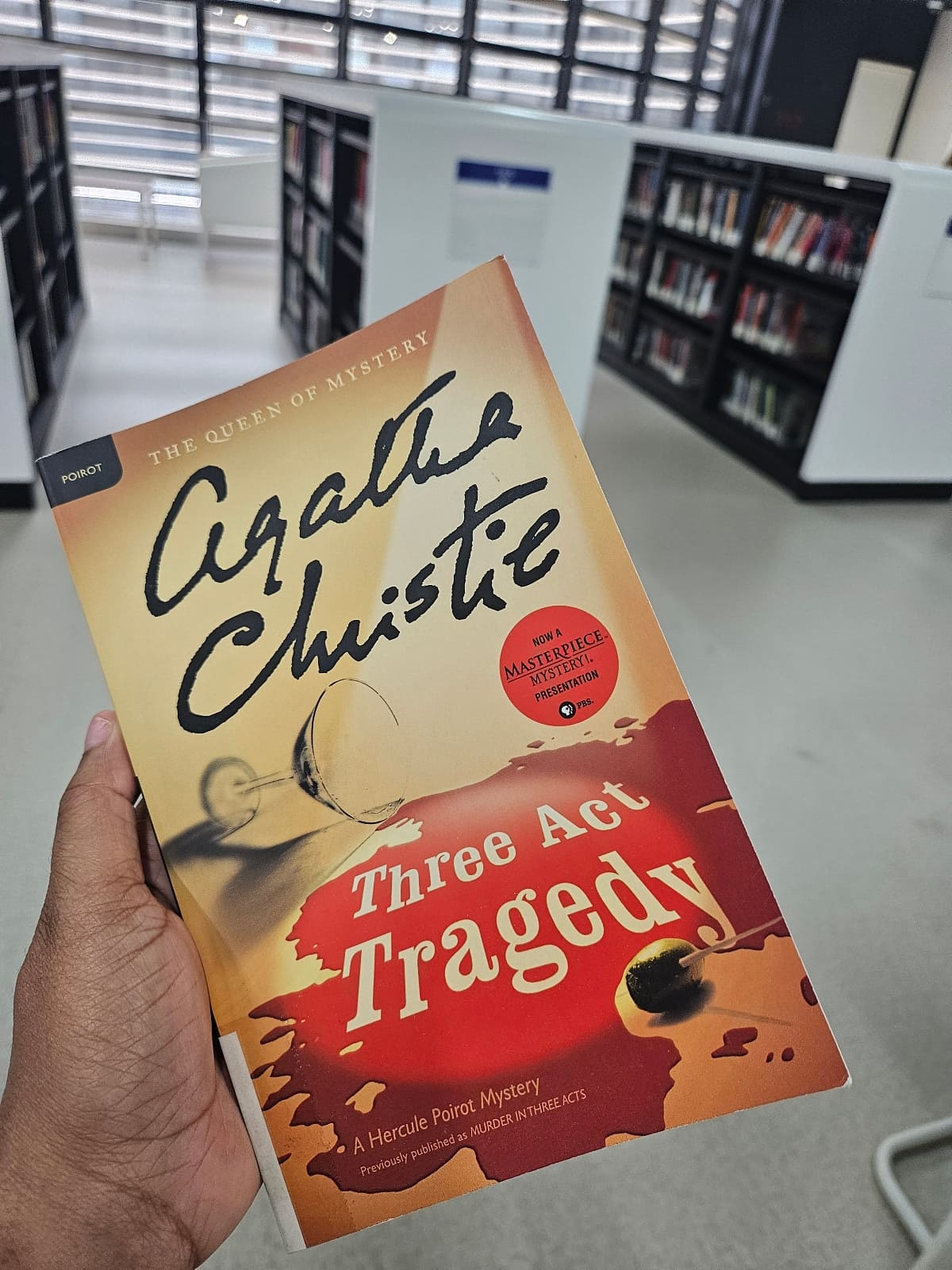 La biblioteca Tianjin Binhai, es uno de los diseños futuristas más reconocidos en China, por su capacidad de poder albergar 1,2 millones de libros. La biblioteca Tianjin Binhai, es uno de los diseños futuristas más reconocidos en China, por su capacidad de poder albergar 1,2 millones de libros.