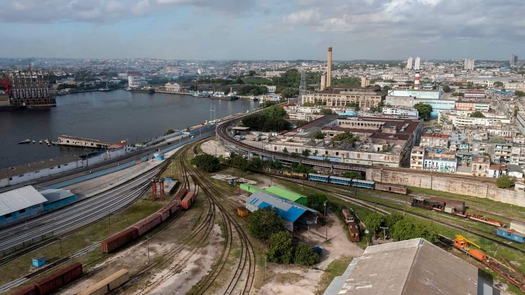 El Tren de la Playa Recesa y Regresará (Naturaleza Secreta de Cuba)