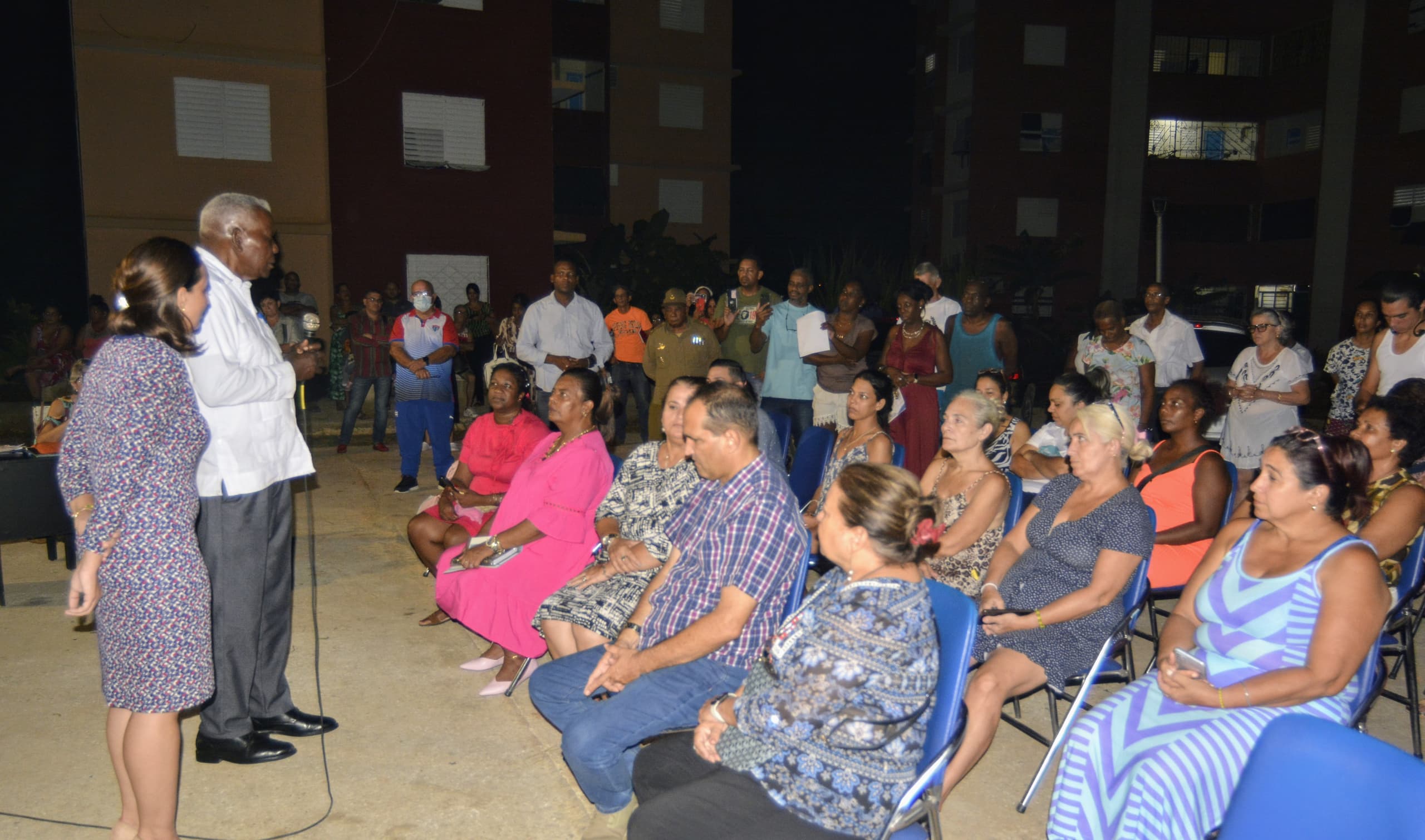 Un ejercicio de participación y democracia popular son las reuniones de rendición de cuentas del delegado ante los electores