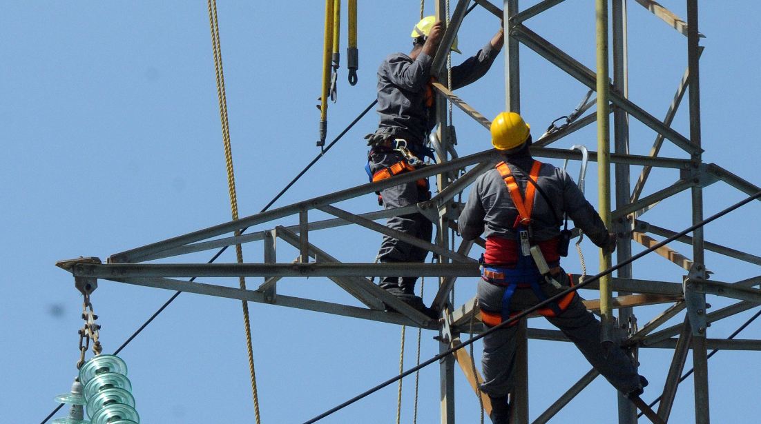 Avanza recuperación de sistema eléctrico de Cuba tras paso de huracán (+Foto)