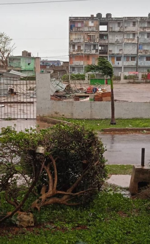 Paso del huracán Rafael por Cuba (Fotos: Redes sociales)