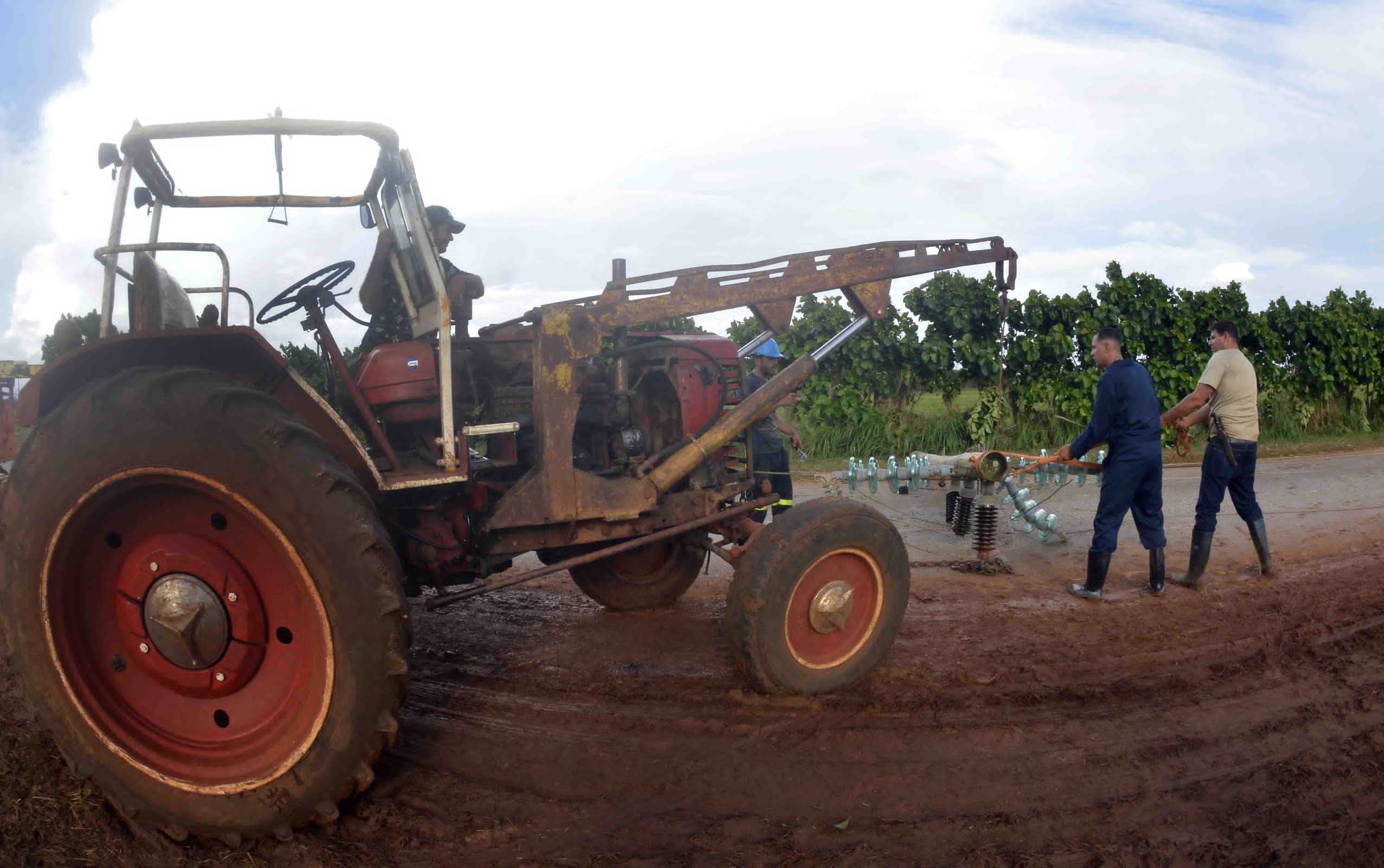 Paso del huracán Rafael por Güira de Melena