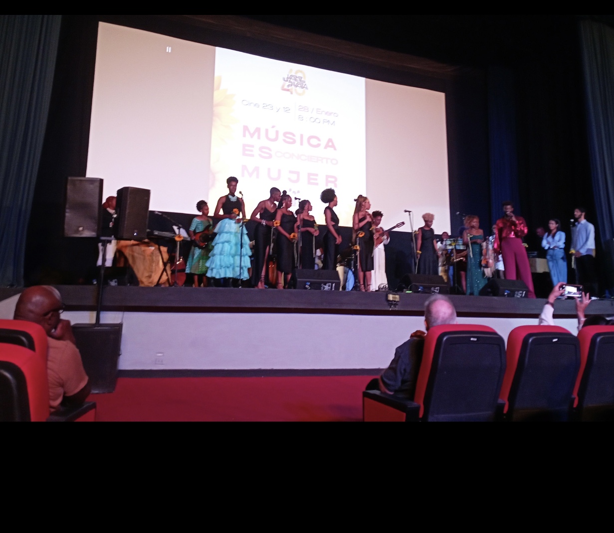 Homenaje a féminas cubanas en concierto Música es Mujer  