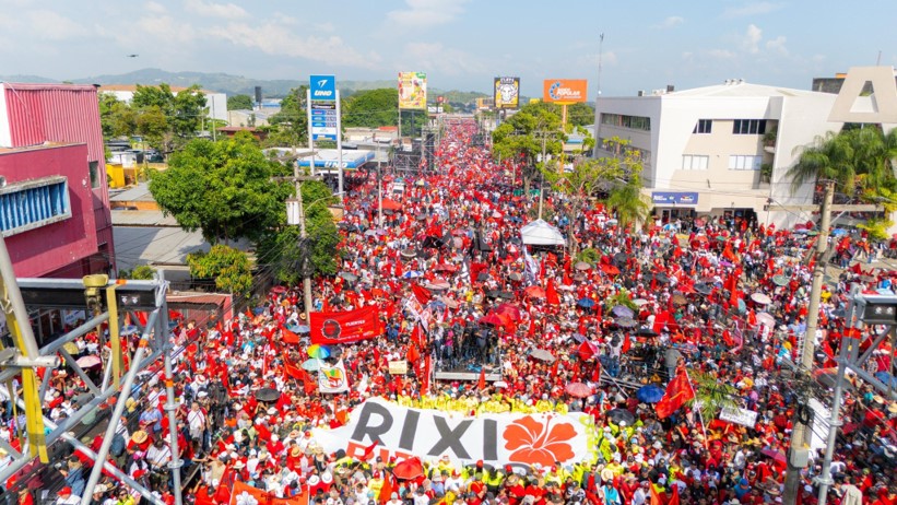 Movilización masiva en la ciudad de San Pedro Sula respalda la candidatura de Rixi Moncada. Foto: Tomada de @RixiPresidenta en X