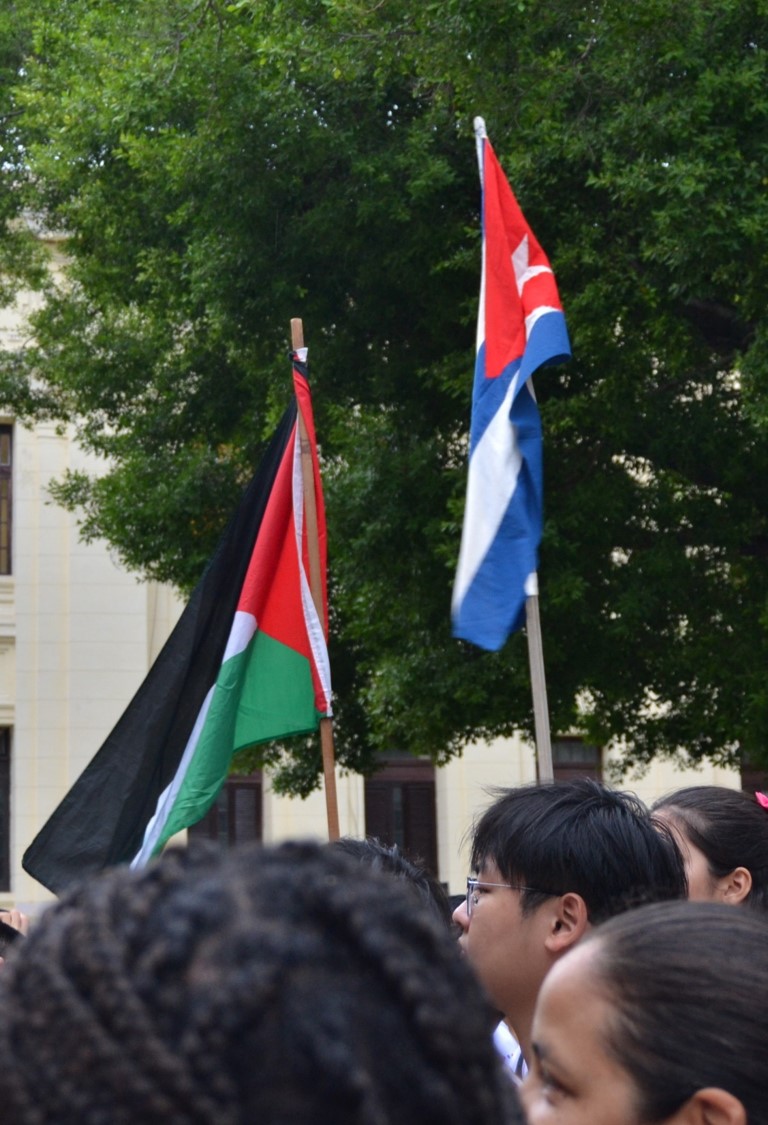 Jóvenes de Cuba recordaron el ingreso de Fidel a la Universidad de La Habana en la carrera de Derecho. Fotos: Sheila Moten / Cubahora