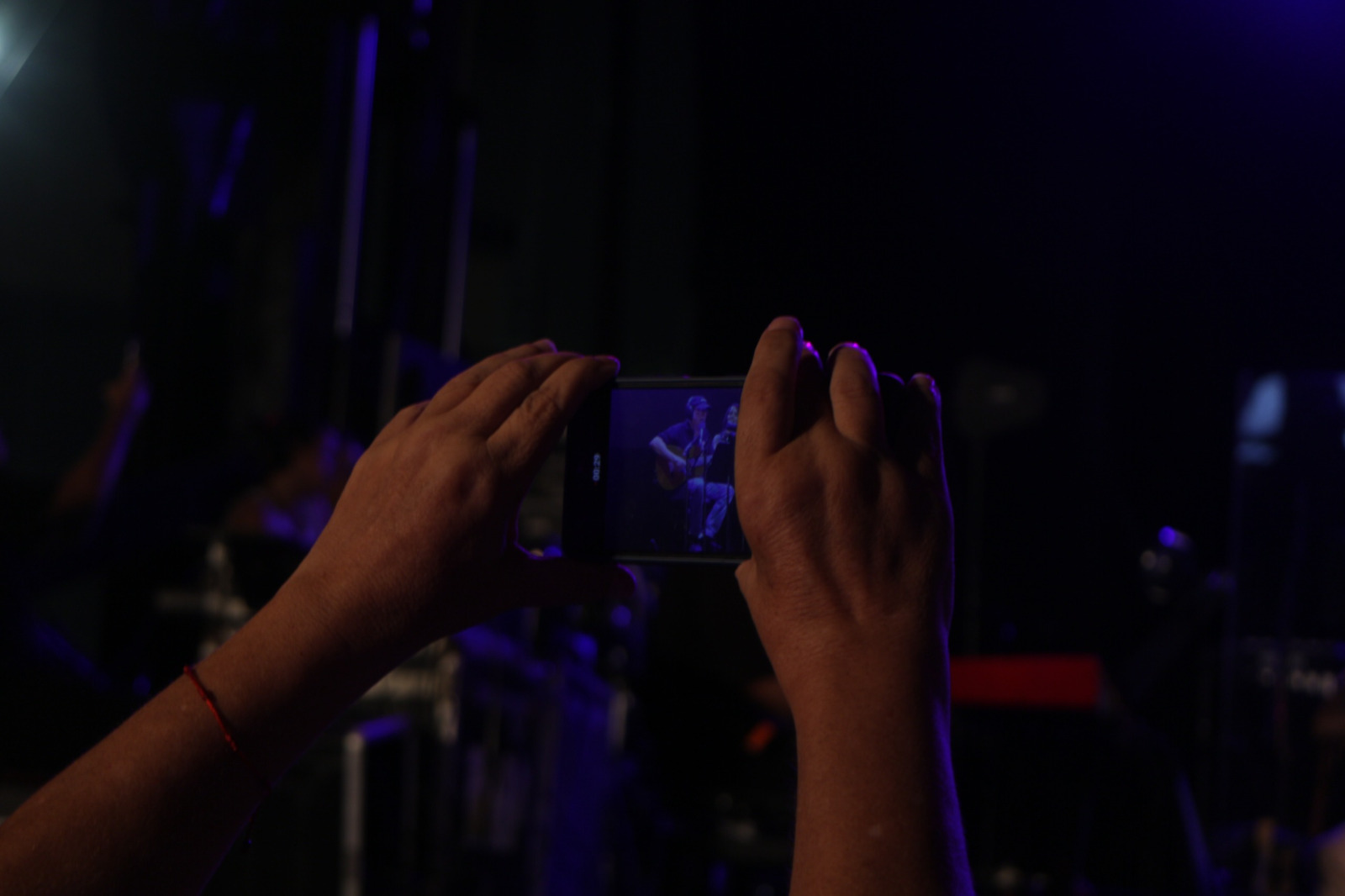 Con un concierto en la escalinata de la Universidad de La Habana inicia silvio Rodríguez gira por Latinoamérica. Fotos: José Luis Alvarez Suárez (Cubahora)