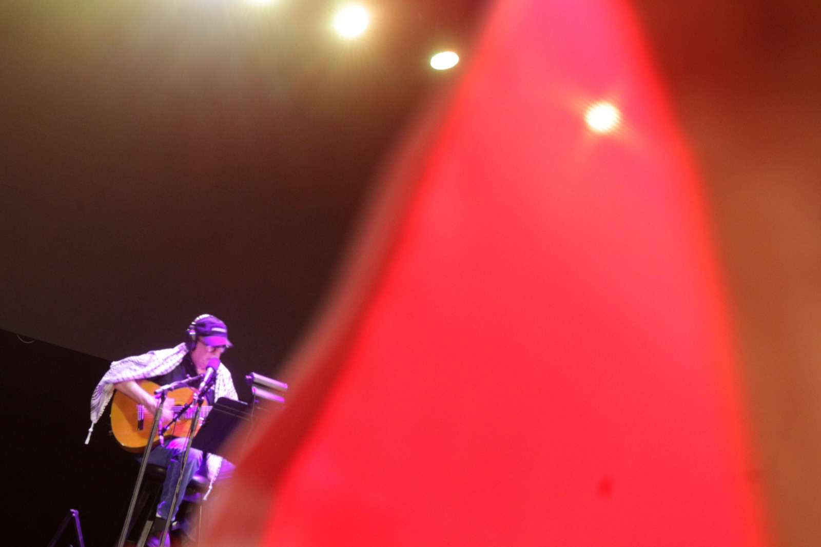 Con un concierto en la escalinata de la Universidad de La Habana inicia silvio Rodríguez gira por Latinoamérica. Fotos: José Luis Alvarez Suárez (Cubahora)
