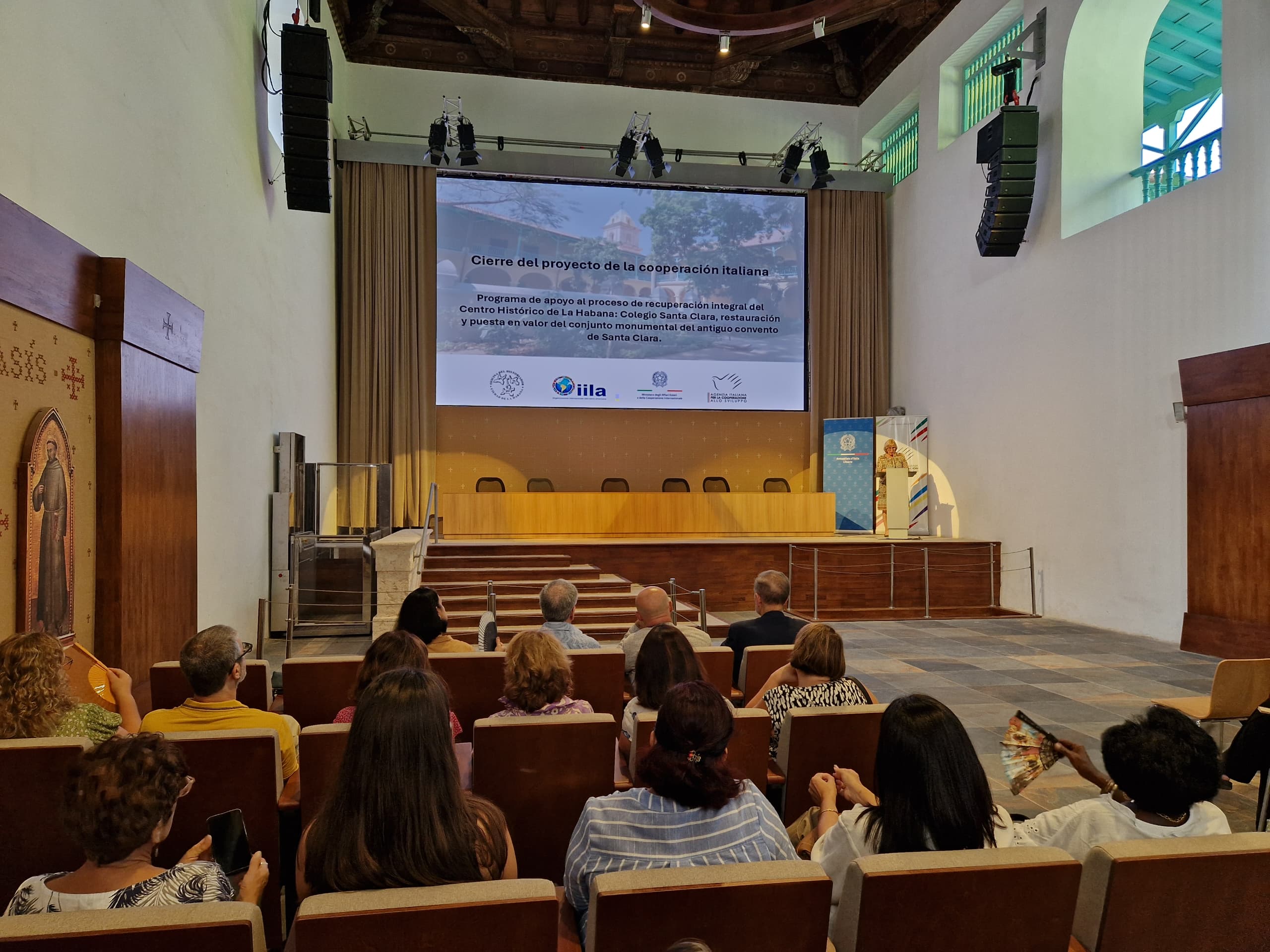 Curso de restauración en el Colegio Santa Clara Curso de restauración en el Colegio Santa Clara