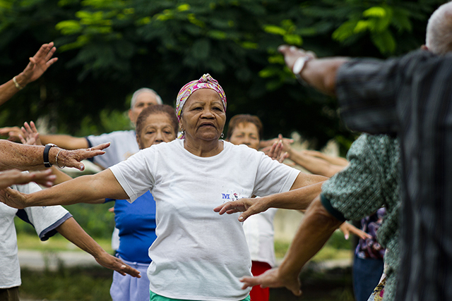 El entrenamiento físico es una de las armas más seguras con el fin de conservar la robustez intelectual a lo largo de toda la existencia. Foto: Fernando Medina Fernández / Cubahora