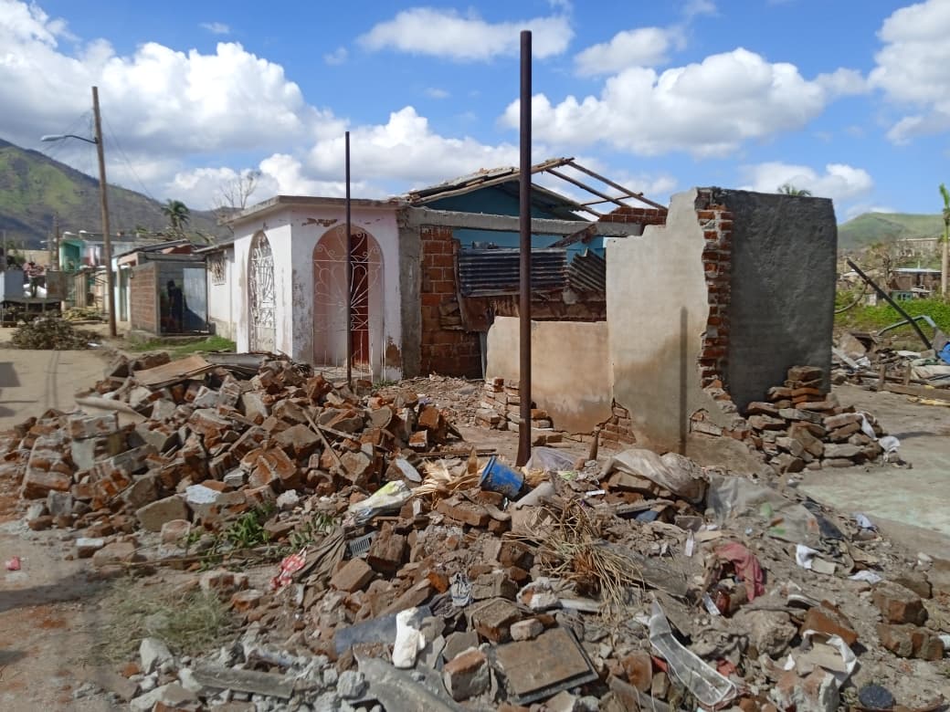 El poblado de El Cobre tras el paso del huracán Melissa. Foto: Nelson Hair Melik Marrero / Cubahora