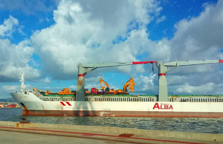 Buque Manuel Gual, procedente de Venezuela, en el puerto Guillermón Moncada de Santiago de Cuba. Foto: Indira Ferrer Alonso / ACN Buque Manuel Gual, procedente de Venezuela, en el puerto Guillermón Moncada de Santiago de Cuba. Foto: Indira Ferrer Alonso / ACN
