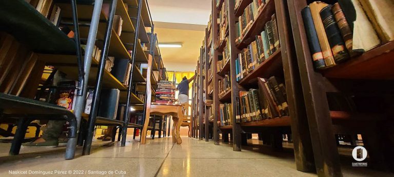 Biblioteca Elvira Cape Foto: Claustrofobicas