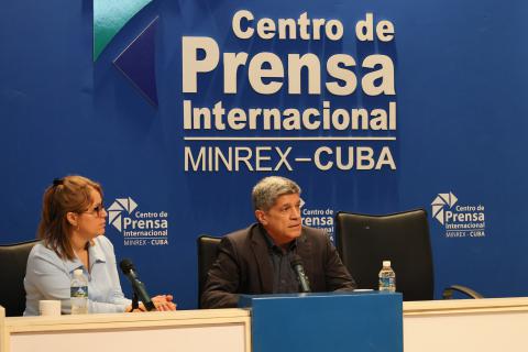 Intercambio del vicecanciller Carlos Fernández de Cossío, con prensa nacional y extranjera acreditada en Cuba y en tránsito Intercambio del vicecanciller Carlos Fernández de Cossío, con prensa nacional y extranjera acreditada en Cuba y en tránsito