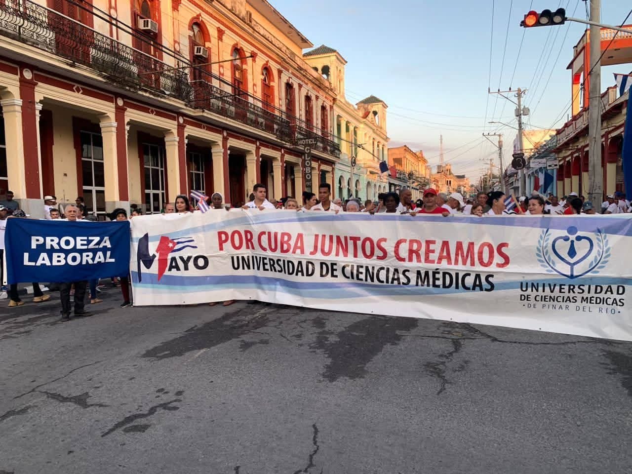 Desfile por el primero de mayo 