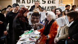 Miles de personas despiden a la histórica Madre de Plaza de Mayo