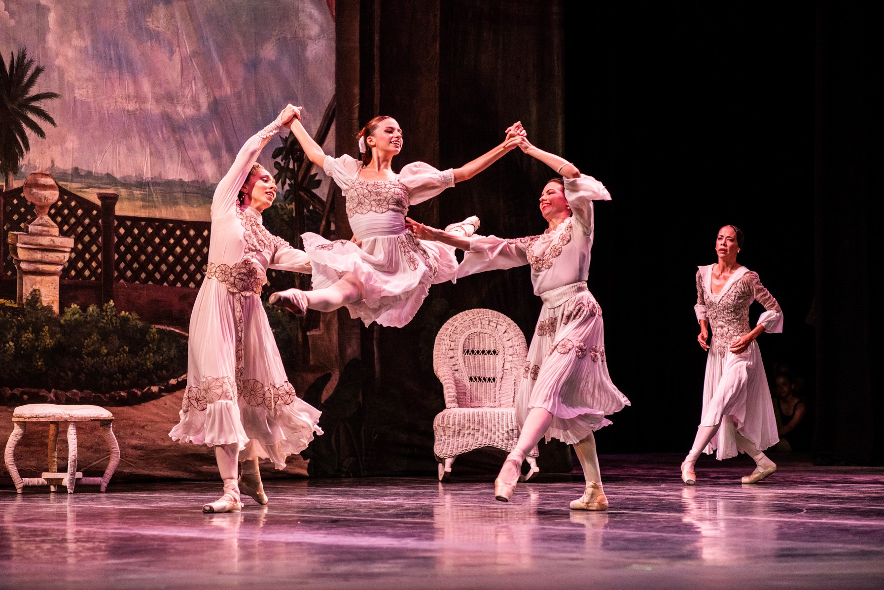El Ballet Nacional de Cuba ilumina la Sala Avellaneda en homenaje a Fidel