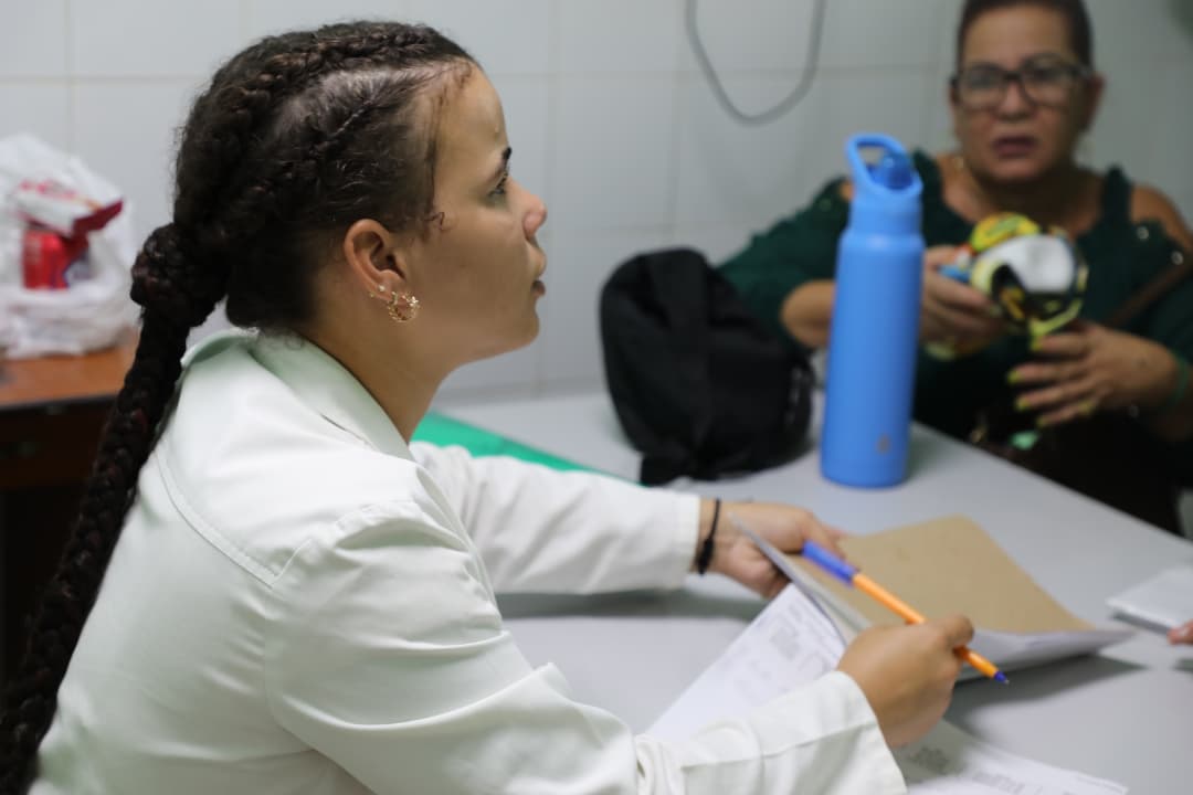 La Dra Marlen Marlen Bárbara Negrín Suárez, Cirujana mastóloga