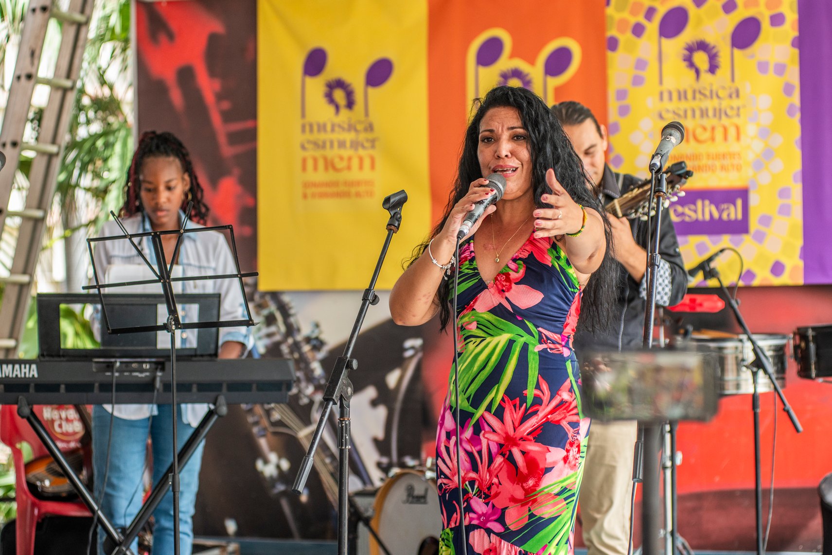 Musica es Mujer